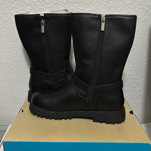 Thereabouts  Big Girls Dakota Flat Heel Motorcycle Boots - Picture 5 of 5